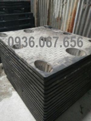 Pallet nhựa cũ giá rẻ tại TPHCM liền khối