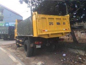 Cần bán xe ô tô tải ben 8 tấn nhập khẩu Dongfeng Hoàng Huy sx năm 2010