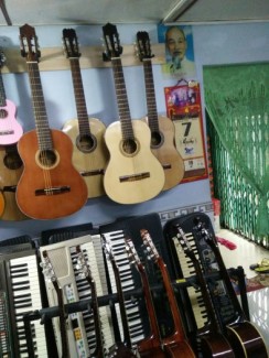 Đàn Guitar Classic Gỗ Thùng Đầy có tY