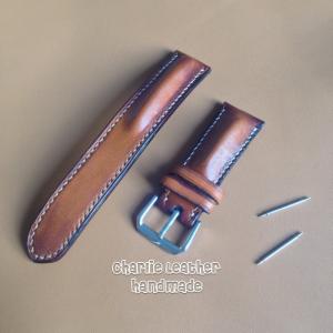 Dây đồng hồ và phụ kiện inox đi kèm