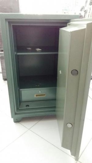 thanh lý két hòa phát chống cháy giá rẻ
