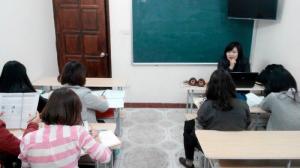 Lớp học tại trung tâm ngoại ngữ Phương Đông