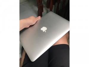 macbook air 2015 128GB like new