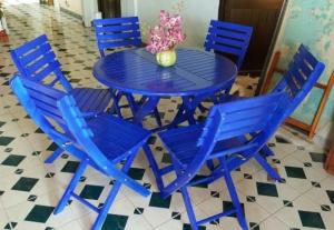 bàn ghế gỗ thông dụng giá rẻ nhất hgh07