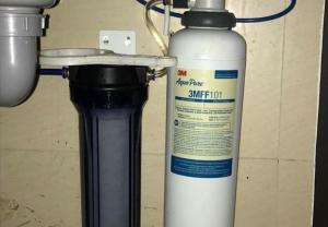 Nguyên bộ bình lọc nước 3M FF 100 có luôn cốc lọc thô