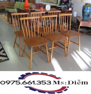 Ghế gỗ đa màu