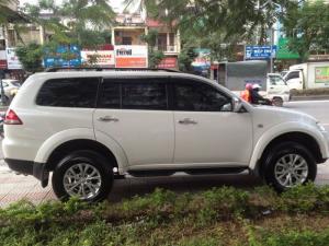 Em cần bán xe Mitsubishi pajero sport số sàn 2016 màu trắng