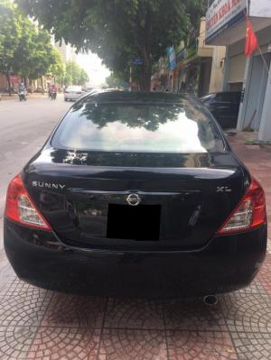 Cần bán chiếc xe Nissan Sunny 2013 số sàn màu đen