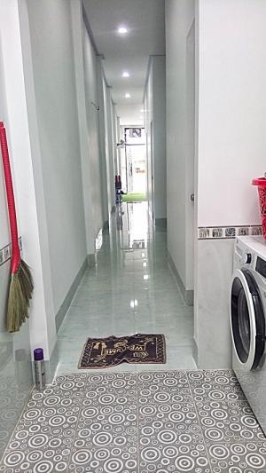 Hình ảnh nhìn từ sân sau.
