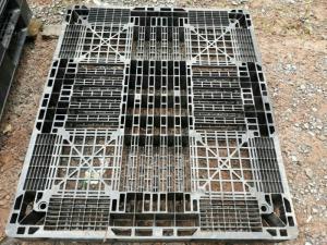 Công ty bán pallet nhựa cũ giá rẻ tại Sài Gòn - Pallet nhựa cũ được bảo hành tốt nhất.