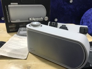 Loa Klipsch GiG fullbox màu trắng,còn bh đến 6/2018 hàng cty phân phối.chất lượng usa.