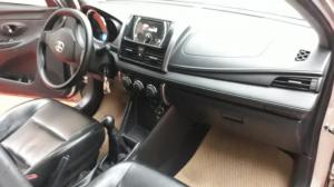 Toyota Vios 2015 (đăng ký tháng 6/2015), màu vàng cát.