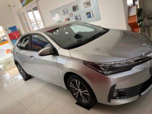 Altis 2.0v luxury màu bạc giao ngay