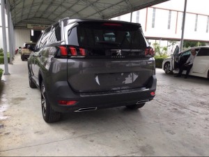 Peugeot Bắc Cạn- Xe 5008 màu xám