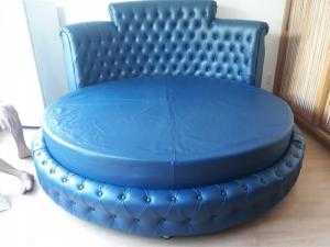 giường tròn mua ở đâu