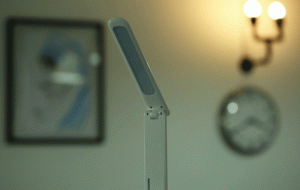 Đèn chiếu sáng LED LAMP RL-E180 tích hợp 18 bóng đèn LED với tuổi thọ lên tới 50.000h.