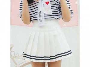 Chân váy tennis chạy viền