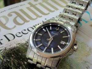 Đồng hồ nam Bulova mặt xanh