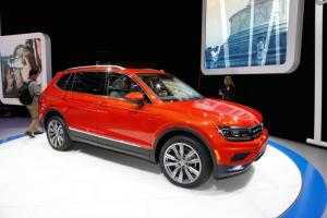 (Nhận đặt cọc)Bán xe Volkswagen Tiguan Allspace 2018, nhiều màu, nhập khẩu.