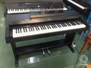 Đàn Piano Điện Korg C-2500 .