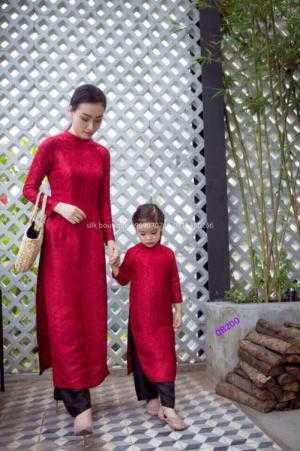 Set áo dài gấm mẹ bé