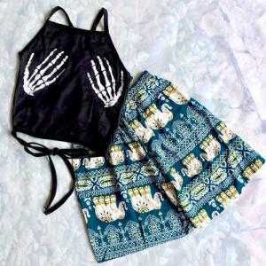 Set yếm bàn tay croptop + quần thổ cẩm ống rộng