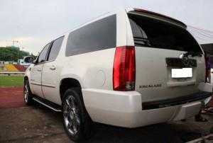 Cadillac Escalade máy V8-6.2 nhập từ Mỹ model 2008, màu trắng. Đăng ký Biển Hà Nội