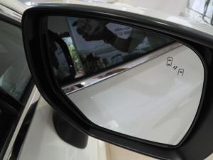 Subaru Outback 2.5 Trắng