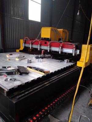 Máy khắc gỗ đa năng cnc
