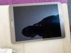 Galaxy tab s2 9.7 +bàn phím hàng chính hãng