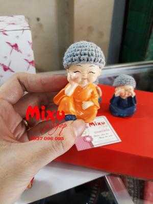 Tượng Tứ Không Nón Len