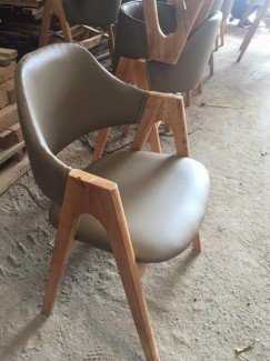 Thanh lý lô ghế chữ A giá rẻ cho các quán cafe Liên hệ: 0906843059 Lê Hoàng