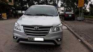 Toyota Innova 2015 (xe form mới)