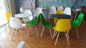 Thanh lý bộ bàn ghế cafe nhựa đúc cao cấp. Miễn phí vận chuyển. Liên hệ: 0906843059 Lê Hoàng (24/24)