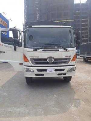 xe tải Hino 8.2 tấn thùng mui bạt thùng dài 9.7 m, xe có sẵn giao ngay