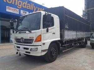 xe tải Hino 8.2 tấn thùng mui bạt thùng dài 9.7 m, xe có sẵn giao ngay