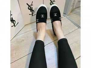 Giày slip on