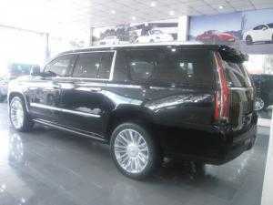 Cadillac Escalade platium 2017 mới
