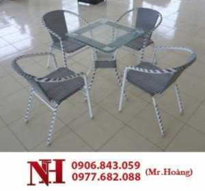 Nhiều bộ bàn ghế nhựa giả mây cho kinh doanh cafe sân vườn giá rẻ