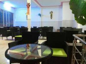 Bộ bàn ghế cafe nhựa giả mây, bàn mặt kính giá rẻ, giá sỉ.