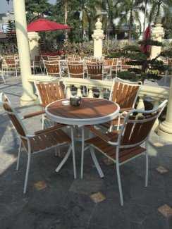 Thanh lý lô bàn ghế giả gỗ cho quán ăn, quán cafe giá gốc tại xưởng. Liên hệ: 0906843059 Lê Hoàng (24/24)
