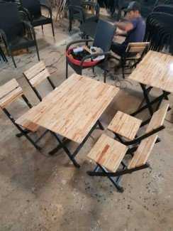Bàn ghế cafe gỗ chân sắt giá tại xưởng. Miễn phí vận chuyển số lượng. Liên hệ: 0906843059 Lê Hoàng (24/24)
