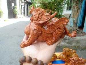 Tỳ hưu gỗ hương