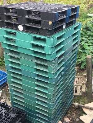 Pallet nhựa qua sử dụng 1100x1100x130 mm