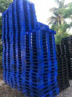 Pallet nhựa cũ Nhật Bản 1200 x 1000 x 120 mm - Hỗ trợ miễn phí vận chuyển khi mua số lượng lớn - Hotline: 0906193788 (24/24)