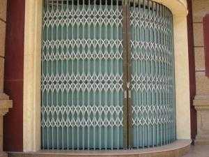 Cửa kéo Đức ray cong