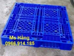 Pallet nhựa nâng hàng dùng trong kho bãi giá rẻ