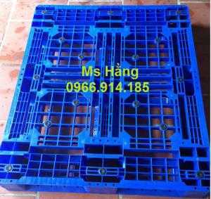 Pallet nhựa nâng hàng dùng trong kho bãi giá rẻ