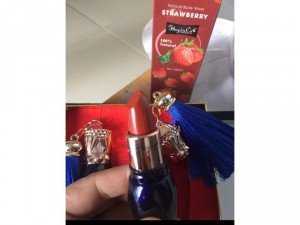 Son Huyền Cò lipstick