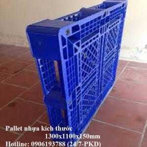 Pallet nhựa cũ 1300x1100x150mm ngoài ra còn nhiều loại pallet nhựa cũ đủ mọi kích thước Liên hệ 0906193788 (24/24)